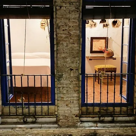Dona Ines Barrio Santacruz セビリア